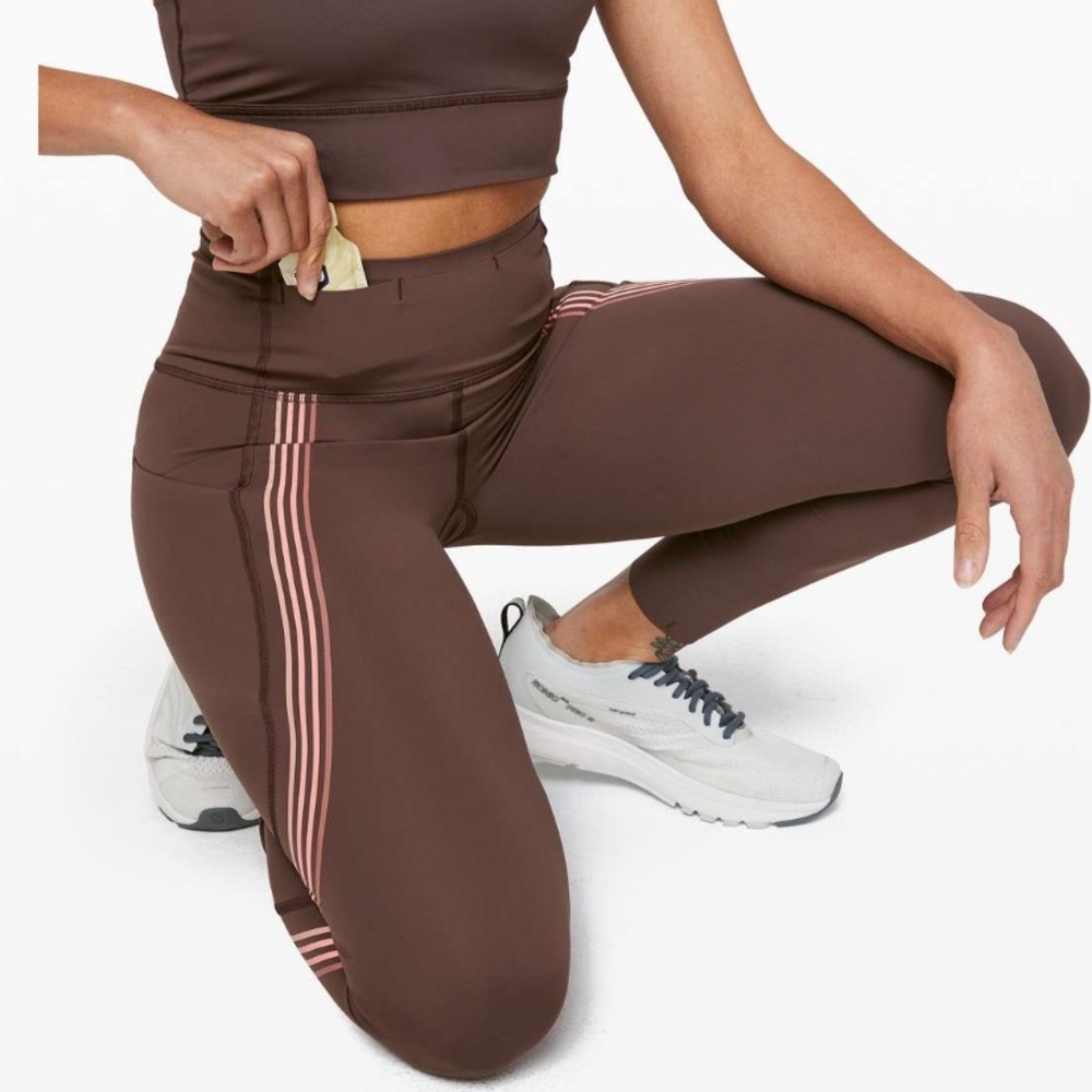 Lululemon Speed Light Tight 25"
Cherry Cola / Coral Kiss